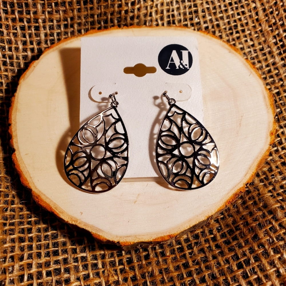 A&I Teardrop Filigree Dangle Earrings Silver